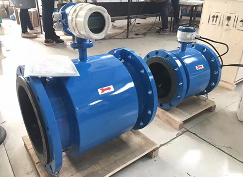 大口徑污水流量計產(chǎn)品圖